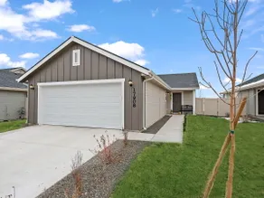 Heart of Nampa-Hot Tub-Fenced Yard-Full Kitchen - Image 4