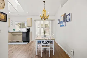 Perfect Location | Fast WiFi + Backyard & BBQ - Image 4