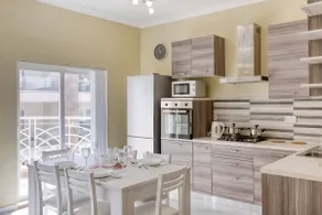 Beautiful modern ocean view apartment 3 bedrooms - Image 2