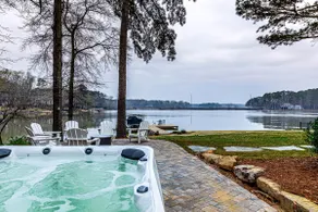 Lovely Lake Escape on Lake Oconee with game room, hot tub and fire pit - Image 2