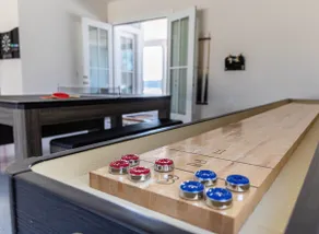 Soar like The Blue Herron in this lakefront home! - Image 5