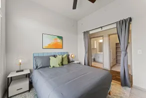Serene 2BR king suite fast WiFi 8 min to Downtown - Image 3