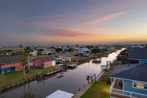 Saltwater Dreamin - Sargent, TX -12 Guests - Image 2