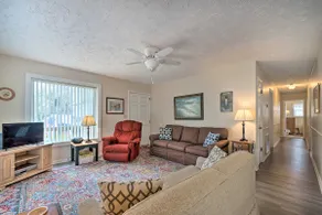 Cozy Oak Island House < 1 Mi to Beaches! - Image 4