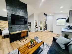 Luxurious Mountain Retreat! - Image 3
