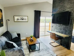 Luxurious Mountain Retreat! - Image 4