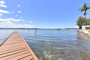 Baywatch Waterfront Lake Retreat with Private Jetty at Silverwater Lake Macqaurie - Image 5