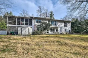 3 Mi to NIH! Spacious Bethesda Apt w/ Yard - Image 2