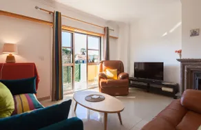 FLH Parede Family Flat with Balcony - Image 4
