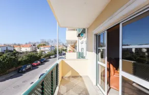 FLH Parede Family Flat with Balcony - Image 3
