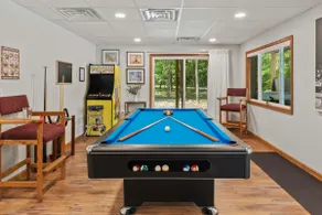 Maple Oasis by Avantstay Newly Built w/ Hot Tub, Game Room & Fire Pit - Image 5