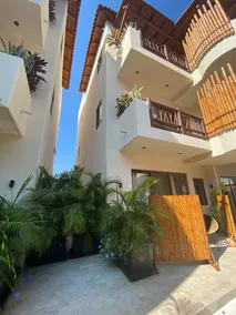 Boutique Condo Close to Everything - Image 3