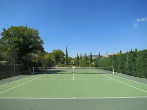 Villa in kleiner Domäne mit Pool und Tennisplatz - Image 4