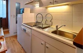 1 bedroom awesome apartment in Grandcamp-Maisy - Image 3