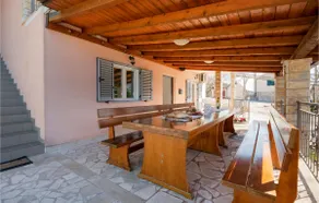 Lovely home in Vrgorac - Image 2
