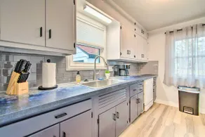 Pet-friendly Uptown Normal Home: Steps to ISU - Image 2