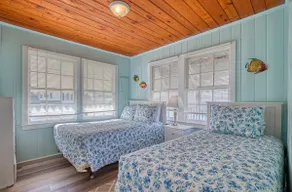 Quaint 2BD Ocean View Family Home - Image 4