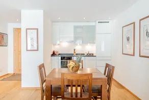 Whymper Apartment by HomeFlow - Image 3