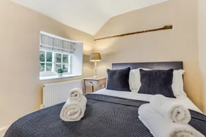 Brand Hill Cottage with Hot Tub - Image 5