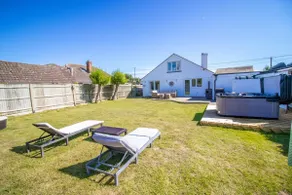 Bancroft – Hot Tub - Camber Sands - Image 3