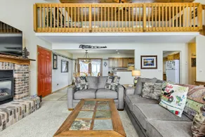 Fishing Haven: Family Home on Indian Lake - Image 5