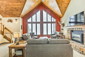 Fishing Haven: Family Home on Indian Lake - Image 4