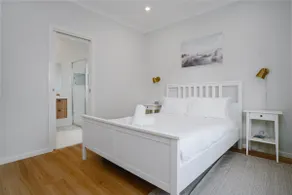 Exquisitely Spacious 3-Bed Home - Image 5
