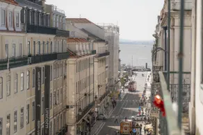 LV Premier Baixa PR2 Ascenseur, Vue , Balcon - Image 2