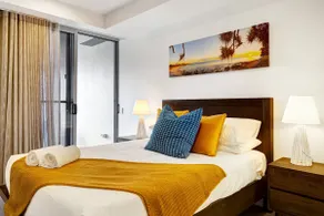Beach Life - Luxe beachfront Apt - Image 4