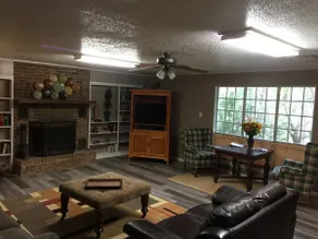 GR9 - Mountain Harbor King Guest Room on Lake Ouachita - Image 3