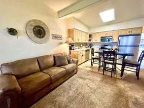 Lake View King Studio W/ Kitchen, Deck Overlooking - Image 5