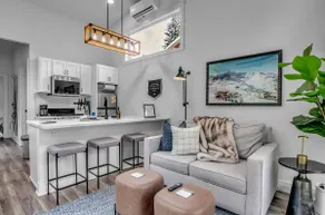 Steamboat Bungalow - Image 3