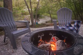 Restful Pet-Friendly Chalet with Dock & Hot Tub - Image 4