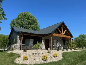 Stone Gate Lodge - Image 2