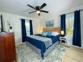 NEW w/ King Bed Near Tennis Center & Berry College - Image 5