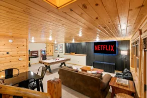 Hot Tub & Sauna! 3 Min to Sunday River, Sleeps 15! - Image 2