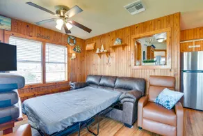 Waterfront Texas Abode w/ Boat Ramp, Pets Welcome - Image 5
