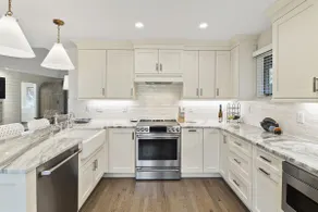 Modern Home Close to Beach + Night Heron Park - Image 5