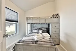 Rutland's Hidden Gem- 2 BR 1BA Renovated Home Close to Everything home - Image 4