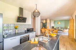 Spacious cottage with large garden and barbecue - Image 4