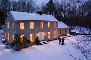 Green Sanctuary: Luxury Home Surrounded by Nature - Image 2
