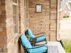 Modern 4BR Bike Retreat – Steps from Coler Trails - Image 4