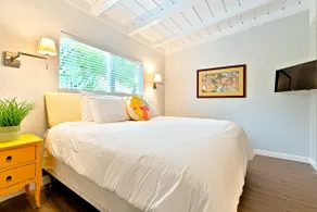 Shores Villa - Spa, Fire Pit, AC, Dream Yard - Image 2