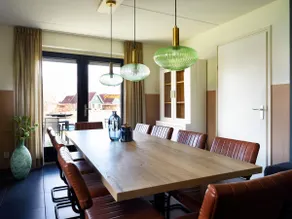 Family home with wellness - Image 4