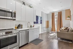 Sleeps 7|Close to LGA|Times Sq in 25 min - Image 2