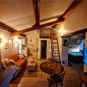 Florent's Stable and Spa - Image 3