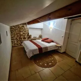 Florent's Stable and Spa - Image 2