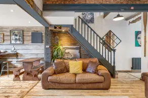 Stylish House w Free Parking Nr Exeter Centre - Image 3