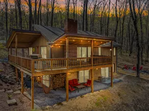 Maple Haven - Wifi - Fireplace - Deck - Fire Pit - Family Friendly - Game Room - Pool Access - Image 2