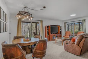 Maple Haven - Wifi - Fireplace - Deck - Fire Pit - Family Friendly - Game Room - Pool Access - Image 5